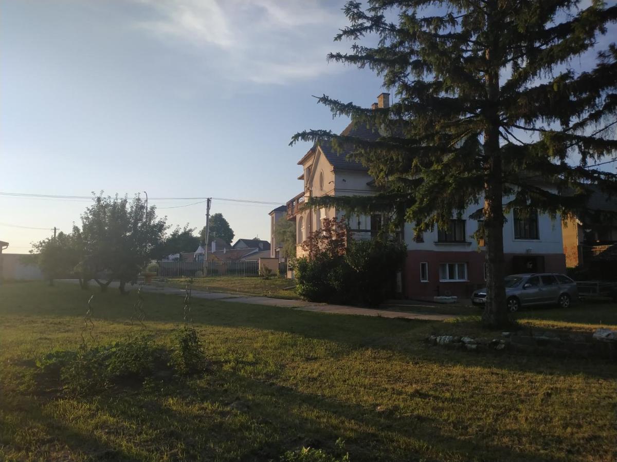 U nás ve vile Hostal Cejc Exterior foto